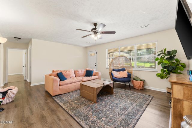 1301 Snappwood Drive, Sevierville, TN 37862