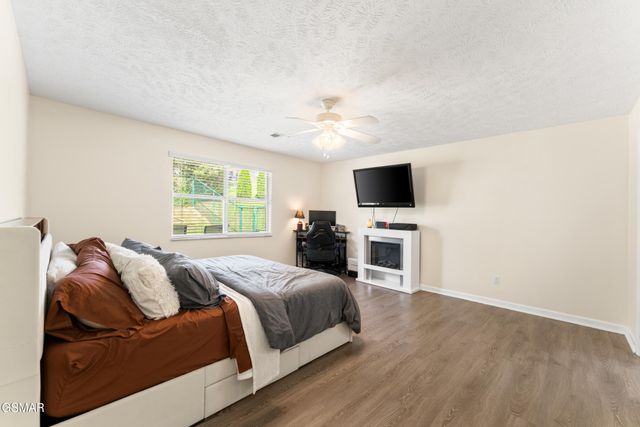 1301 Snappwood Drive, Sevierville, TN 37862