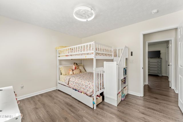 1301 Snappwood Drive, Sevierville, TN 37862