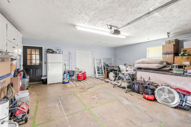 1301 Snappwood Drive, Sevierville, TN 37862