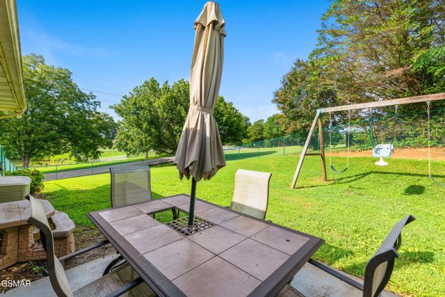 1301 Snappwood Drive, Sevierville, TN 37862