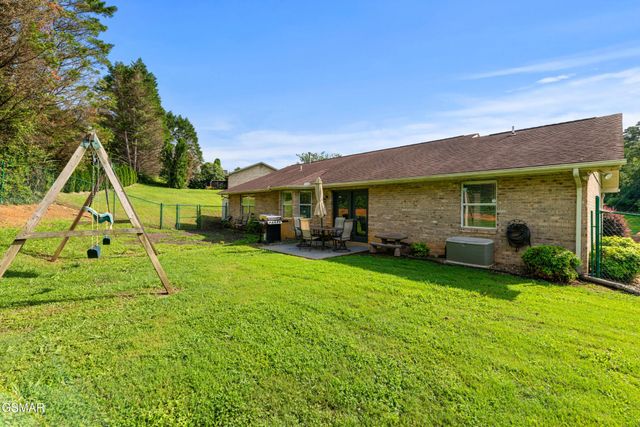 1301 Snappwood Drive, Sevierville, TN 37862