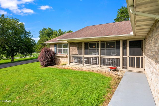 1301 Snappwood Drive, Sevierville, TN 37862