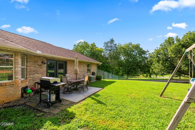 1301 Snappwood Drive, Sevierville, TN 37862