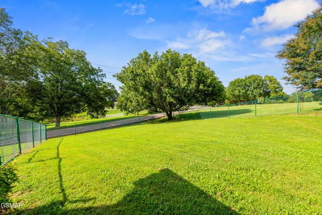 1301 Snappwood Drive, Sevierville, TN 37862