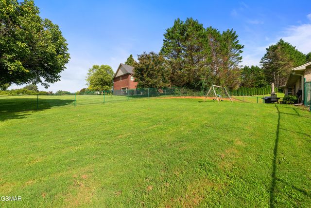 1301 Snappwood Drive, Sevierville, TN 37862