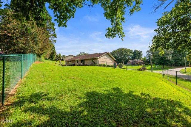 1301 Snappwood Drive, Sevierville, TN 37862