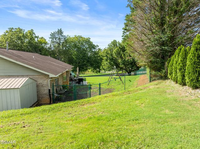 1301 Snappwood Drive, Sevierville, TN 37862