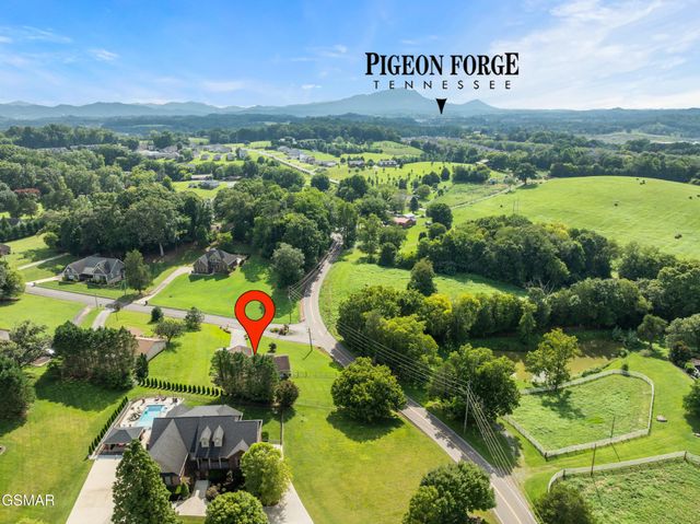 1301 Snappwood Drive, Sevierville, TN 37862