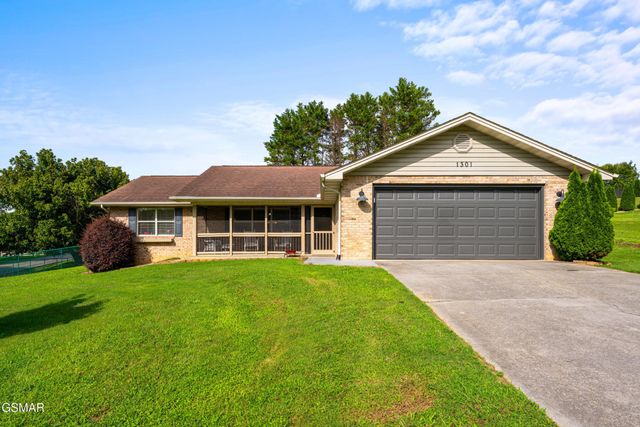 1301 Snappwood Drive, Sevierville, TN 37862