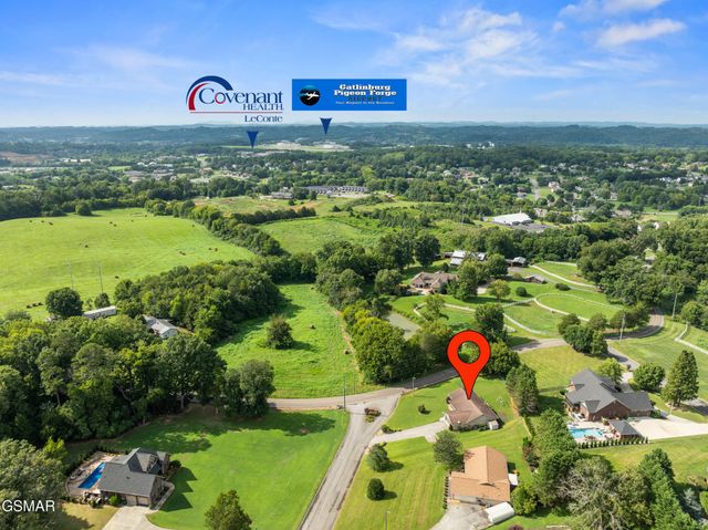 1301 Snappwood Drive, Sevierville, TN 37862