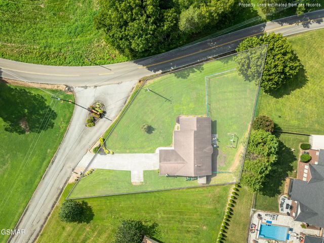1301 Snappwood Drive, Sevierville, TN 37862