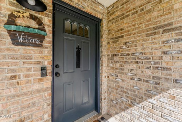 1301 Snappwood Drive, Sevierville, TN 37862
