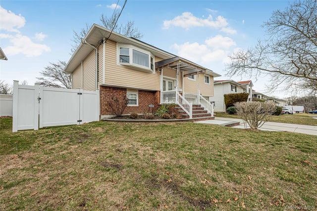 1008 Wood Park Drive, Baldwin, NY 11510