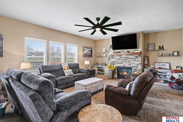 6418 N 163rd Street, Omaha, NE 68116