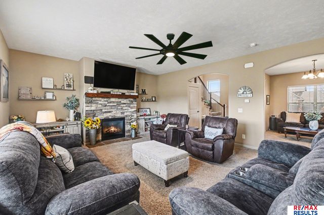 6418 N 163rd Street, Omaha, NE 68116