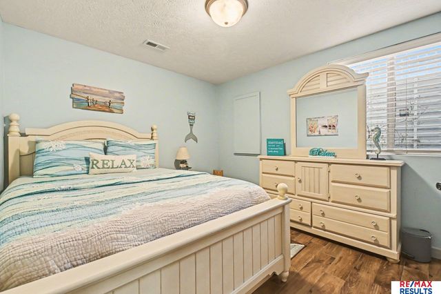 6418 N 163rd Street, Omaha, NE 68116