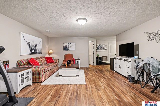6418 N 163rd Street, Omaha, NE 68116