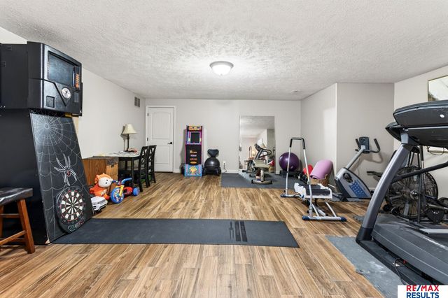 6418 N 163rd Street, Omaha, NE 68116