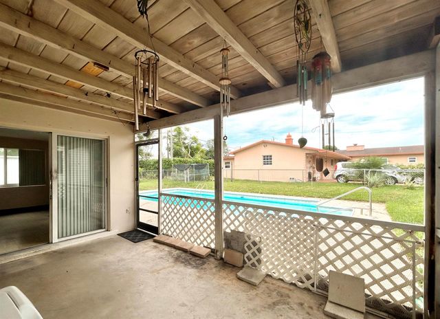 441 SW 6th Avenue, Boynton Beach, FL 33435