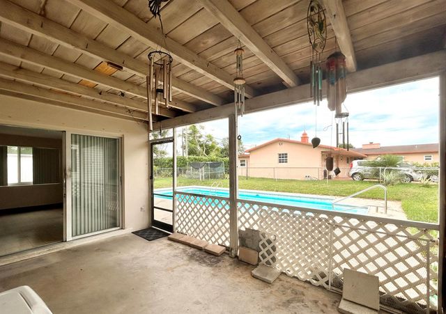 441 SW 6th Avenue, Boynton Beach, FL 33435