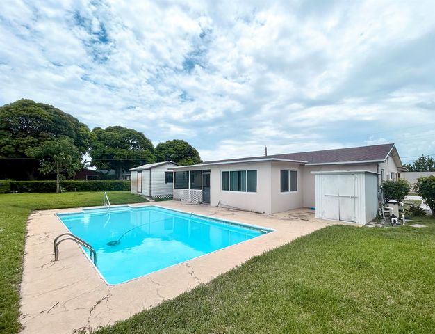 441 SW 6th Avenue, Boynton Beach, FL 33435