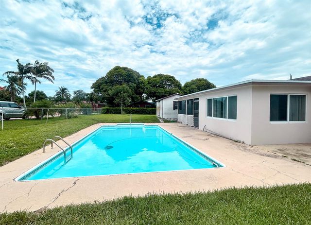441 SW 6th Avenue, Boynton Beach, FL 33435