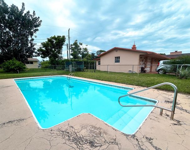 441 SW 6th Avenue, Boynton Beach, FL 33435