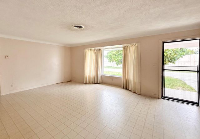 441 SW 6th Avenue, Boynton Beach, FL 33435