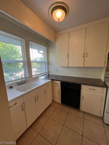 1425 Academy Street Up, Winston-salem, NC 27103