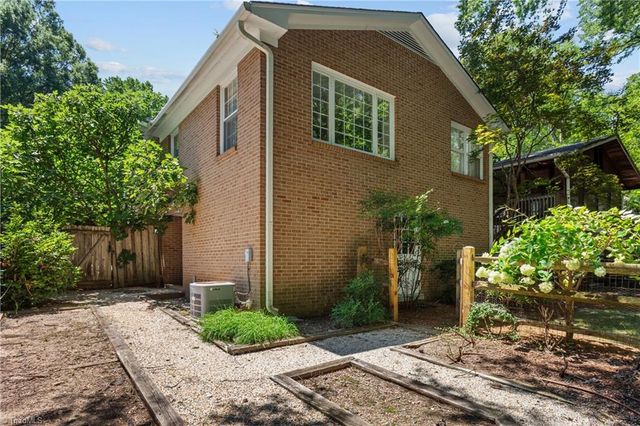 2922 Round Hill Road, Greensboro, NC 27408