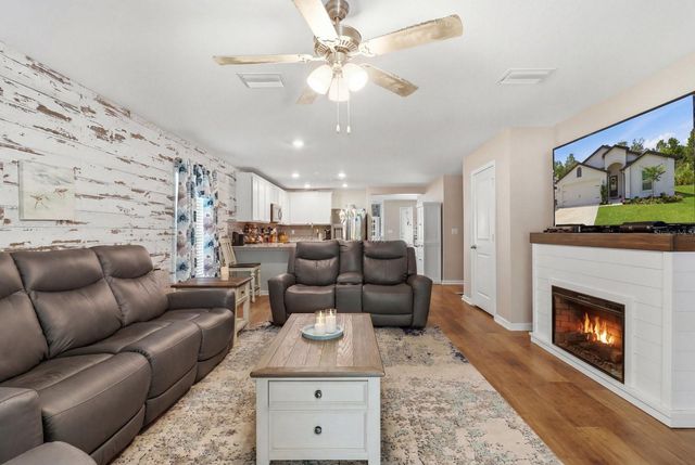 12200 PINE FINCH AVENUE, Weeki Wachee, FL 34614