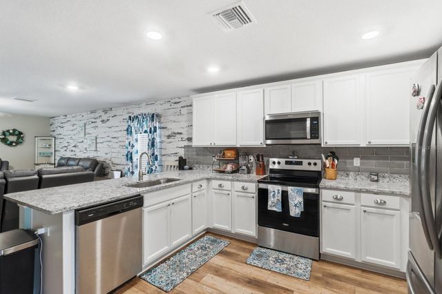 12200 PINE FINCH AVENUE, Weeki Wachee, FL 34614