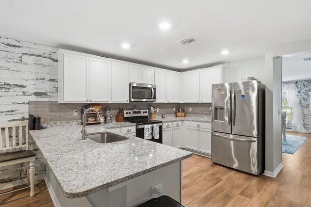 12200 PINE FINCH AVENUE, Weeki Wachee, FL 34614