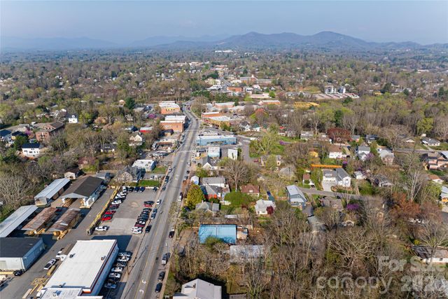 11 Westwood Place, Asheville, NC 28806