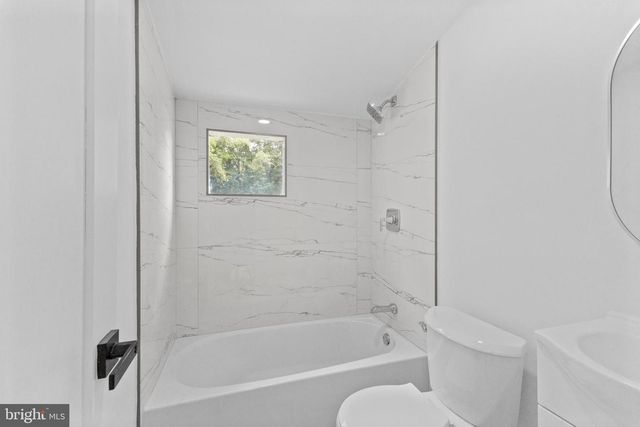 290 OXFORD VALLEY RD, Yardley, PA 19067