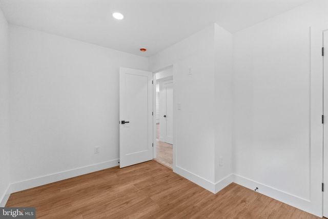 290 OXFORD VALLEY RD, Yardley, PA 19067