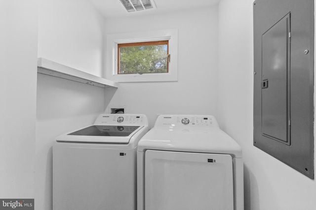 290 OXFORD VALLEY RD, Yardley, PA 19067