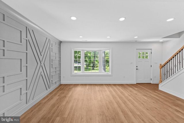 290 OXFORD VALLEY RD, Yardley, PA 19067