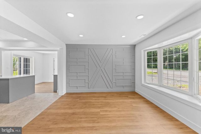 290 OXFORD VALLEY RD, Yardley, PA 19067
