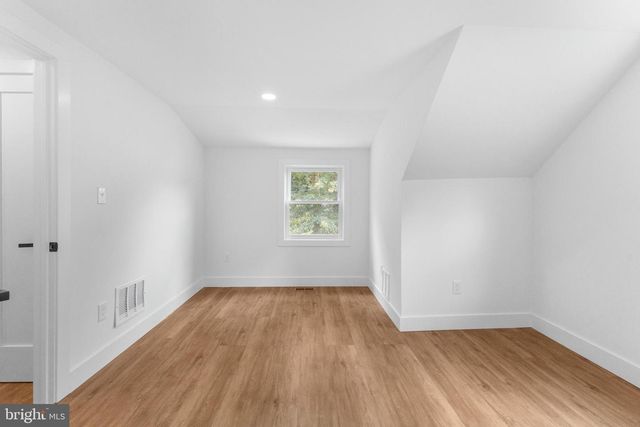 290 OXFORD VALLEY RD, Yardley, PA 19067