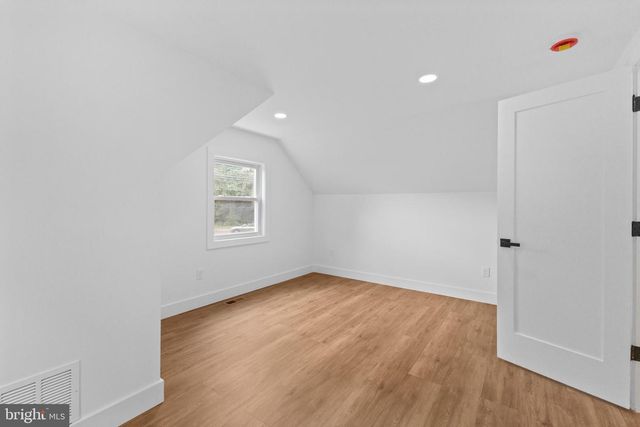 290 OXFORD VALLEY RD, Yardley, PA 19067