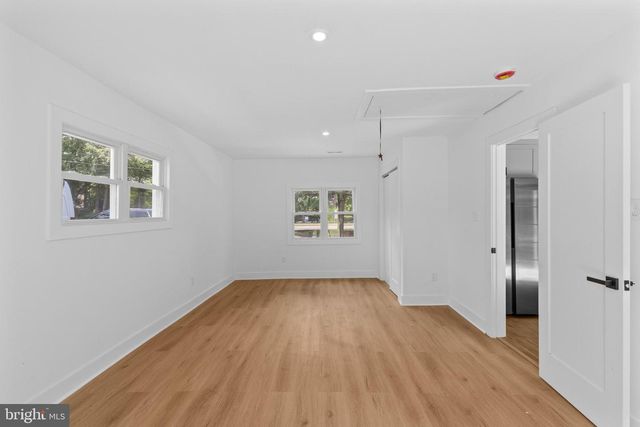 290 OXFORD VALLEY RD, Yardley, PA 19067