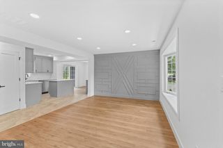 290 OXFORD VALLEY RD, Yardley, PA 19067