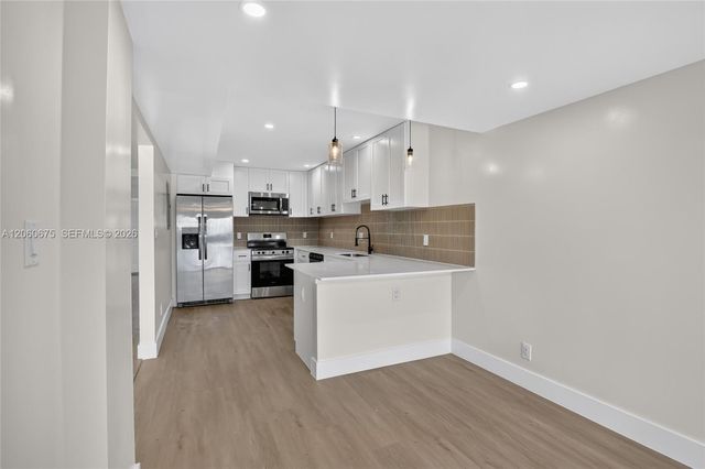 9575 NW 38th Pl, Sunrise, FL 33351