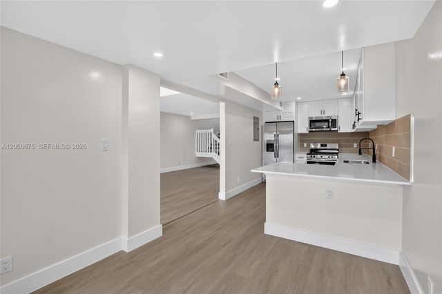 9575 NW 38th Pl, Sunrise, FL 33351