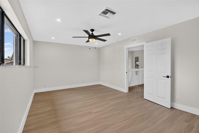 9575 NW 38th Pl, Sunrise, FL 33351