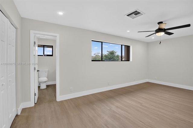 9575 NW 38th Pl, Sunrise, FL 33351
