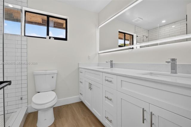 9575 NW 38th Pl, Sunrise, FL 33351