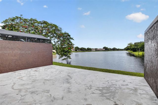 9575 NW 38th Pl, Sunrise, FL 33351